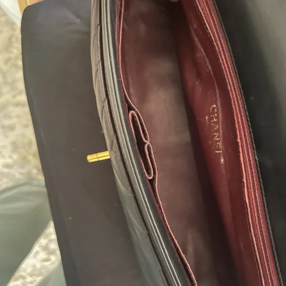 Authentic Chanel lambskin/calfskin large black chevon single flap shoulder bag - Picture 6 of 14